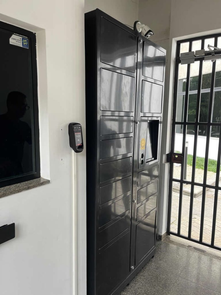 O que é um Guarda Volumes Inteligente para Condomínio